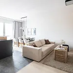 2homerent Humo Apartment